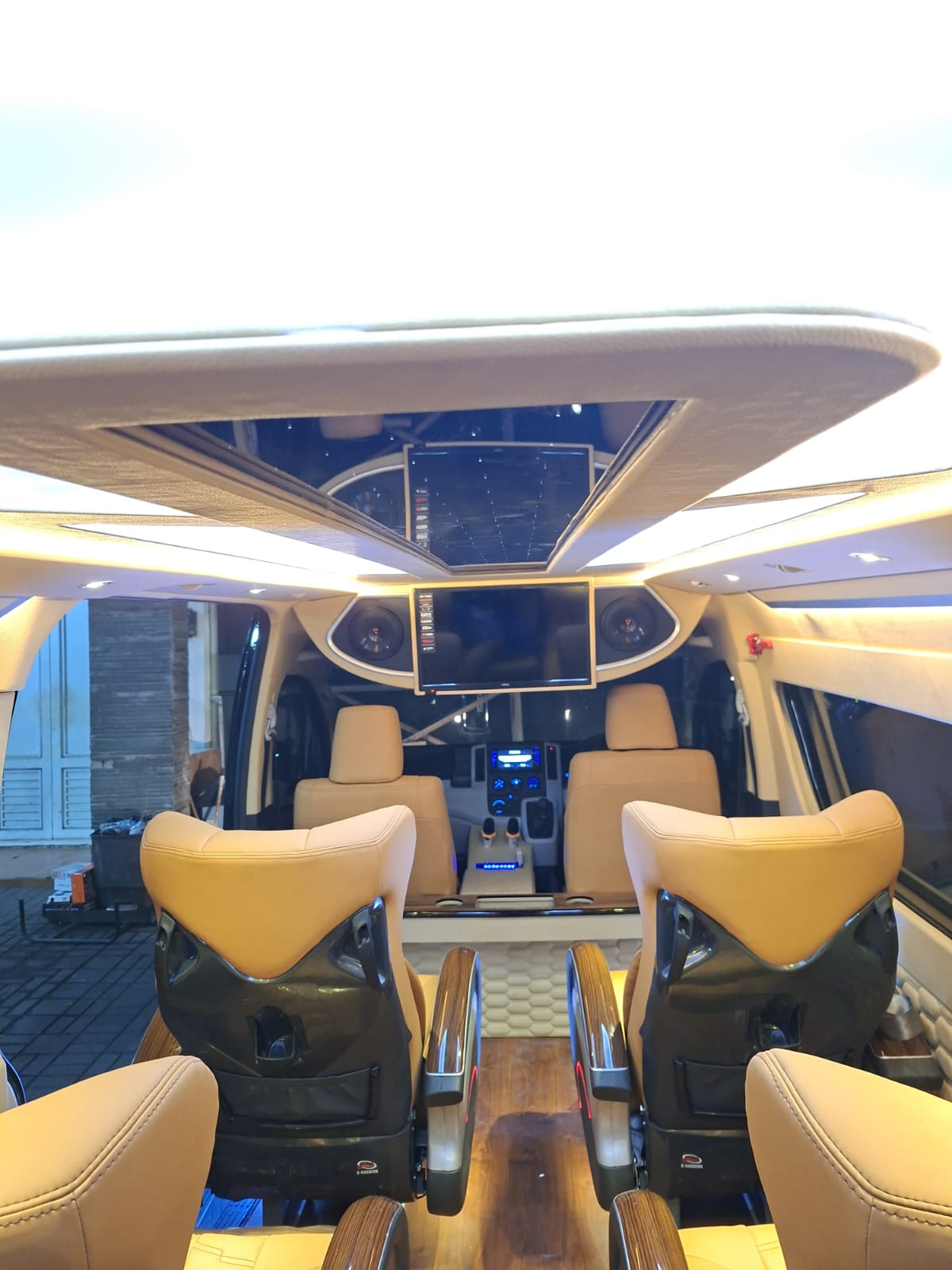 sewa hiace premio bandung lepas kunci